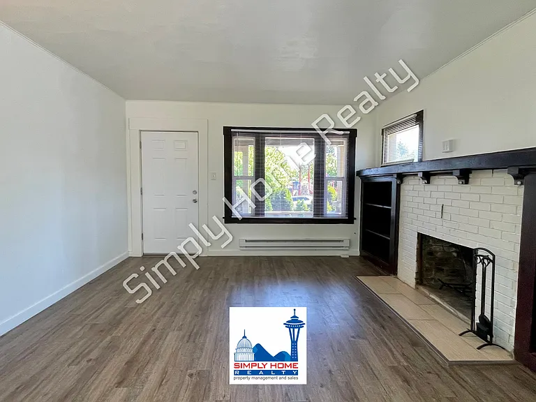 3314 Sawyer St — Photo 4