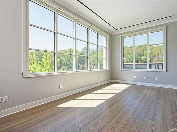5th image of 100 Garvies Point Road #1042