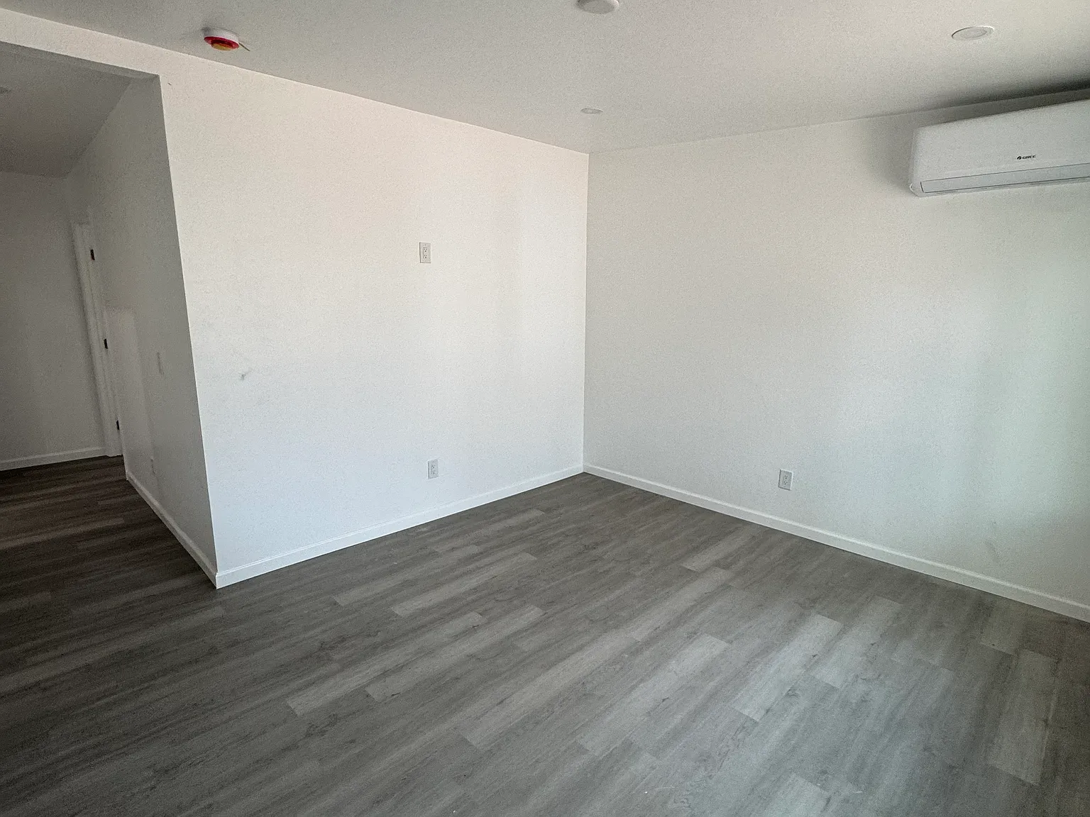 3 bed, 850 sqft, $1,950 — Photo 4