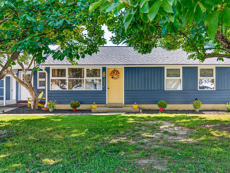1st image of 3045 31st St
