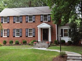 6303 Newburn Dr, Bethesda, MD 20816