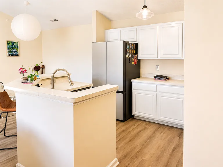 6120 Harbour Pointe #301 — Photo 7