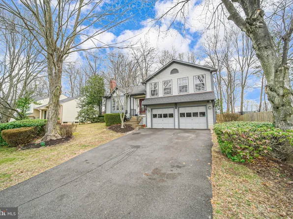 14701 Stratford Dr, Woodbridge, VA 22193