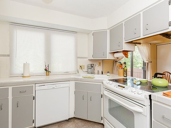 Call 314-550-1801 to view!