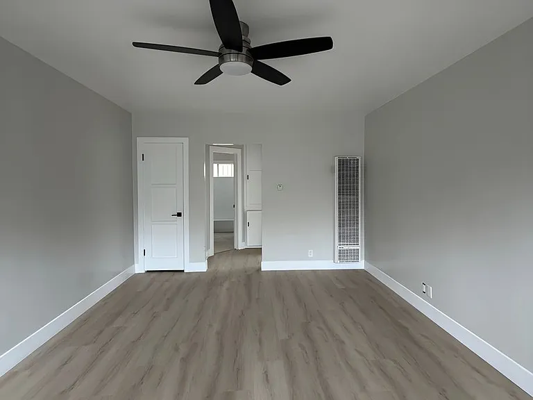 3039 W Vernon Ave #1A — Photo 3