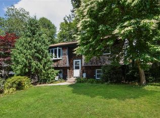 35 Beech Rd, Narragansett, RI 02882