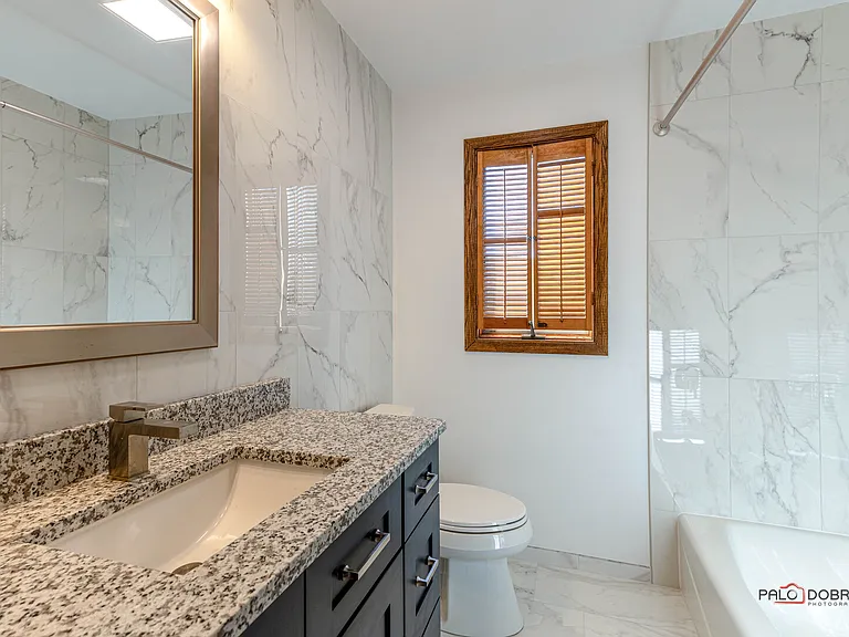 2450 Chas Dr — Photo 24