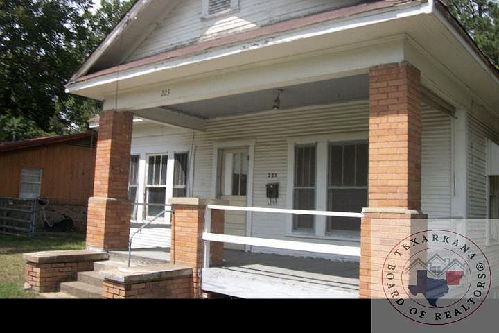 1st image of 223 E Austin St