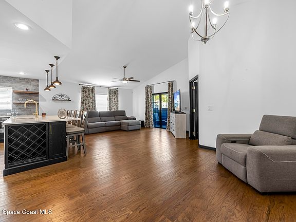 4th image of 1302 Cypress Bend Cir