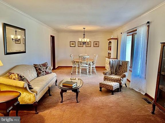 2nd image of 2315 Northcliff Dr