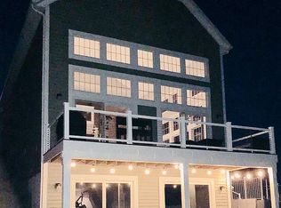 325 Terrace Point Cir, Muskegon, MI 49440