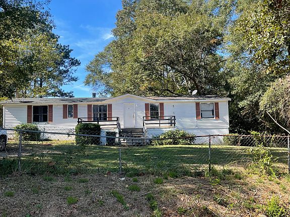 3rd image of 22 Forest Hill Dr