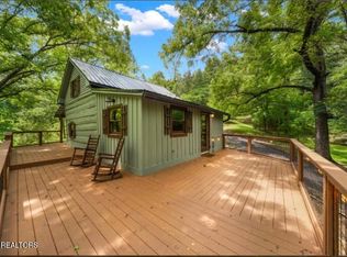3909 Henry Town Rd, Sevierville, TN 37876