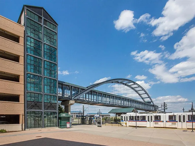 Lofts at Lincoln Station — Photo 11