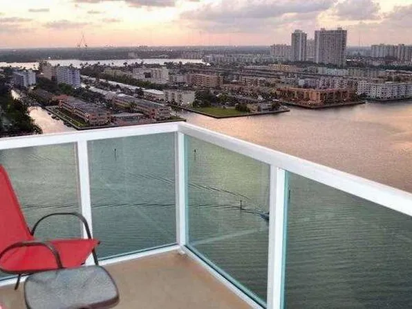 16909 N Bay Rd, North Miami Beach, FL