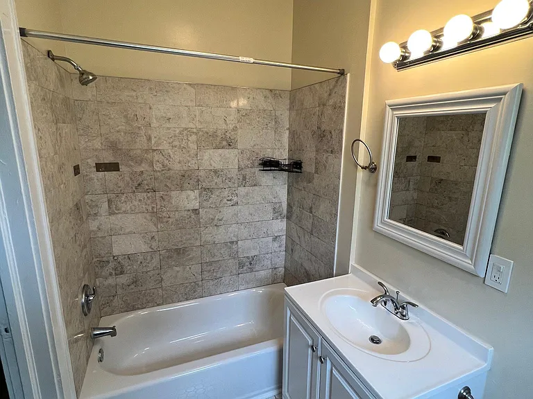 119 Albemarle Ave SW #C5 — Photo 7