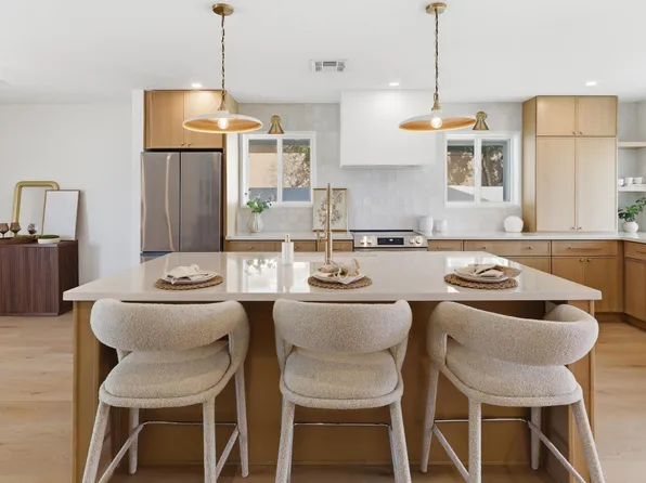 1024 E BUTLER Drive, Phoenix, AZ 85020