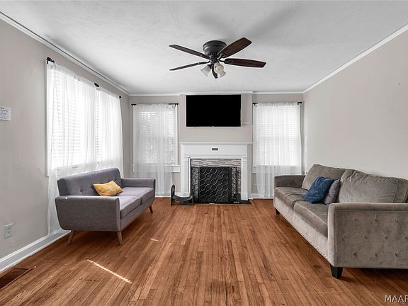3rd image of 611 N Panama St