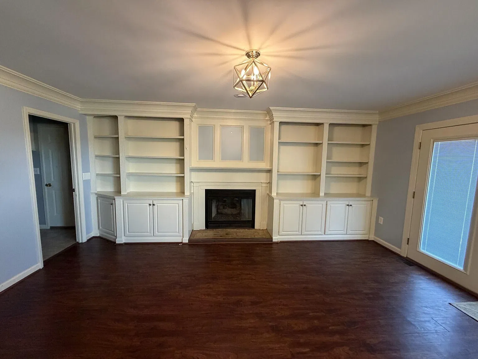 3 bed, 2.5 bath, 2060 sqft, $2,500 — Photo 2