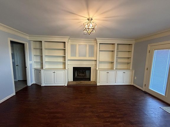 2nd image of 1117 Narrow Ln