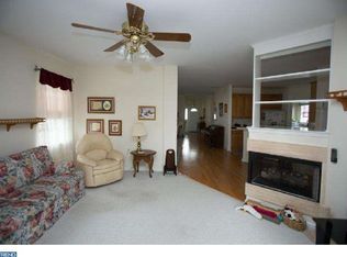 90 Hummingbird Dr, Hamilton, NJ 08690