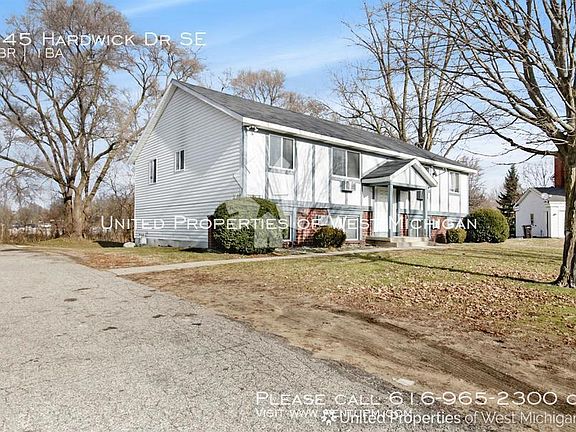 3rd image of 945 Hardwick Dr SE