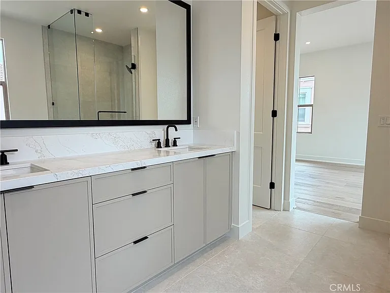 208 Maricopa — Photo 20