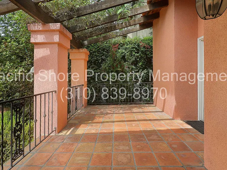 1229 Geneva St — Photo 34