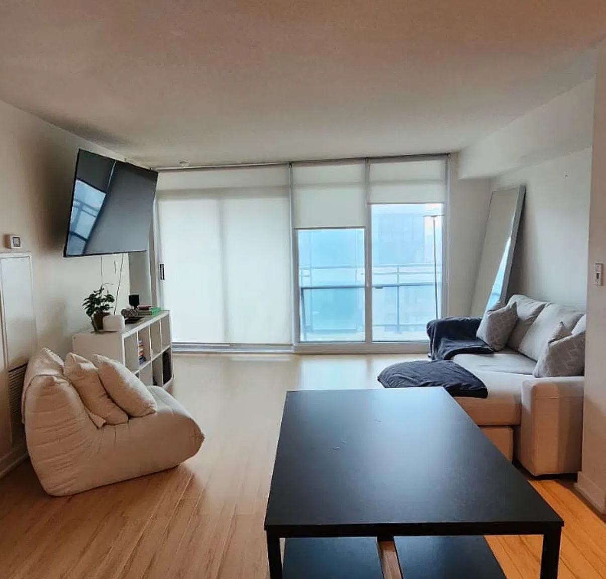 2 bed, $2,575 — Photo 2