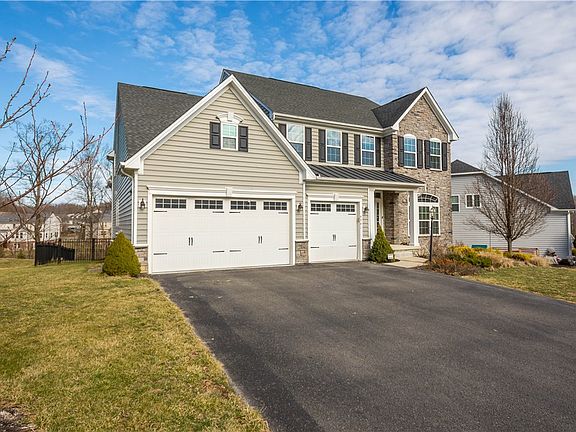 2nd image of 4541 Walnut Ridge Cir