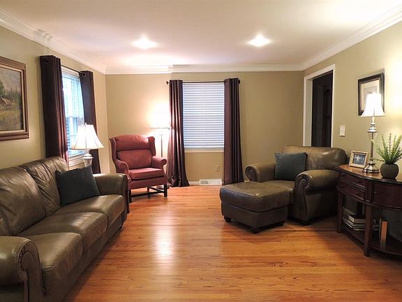 4th image of 760 Kipp Dr