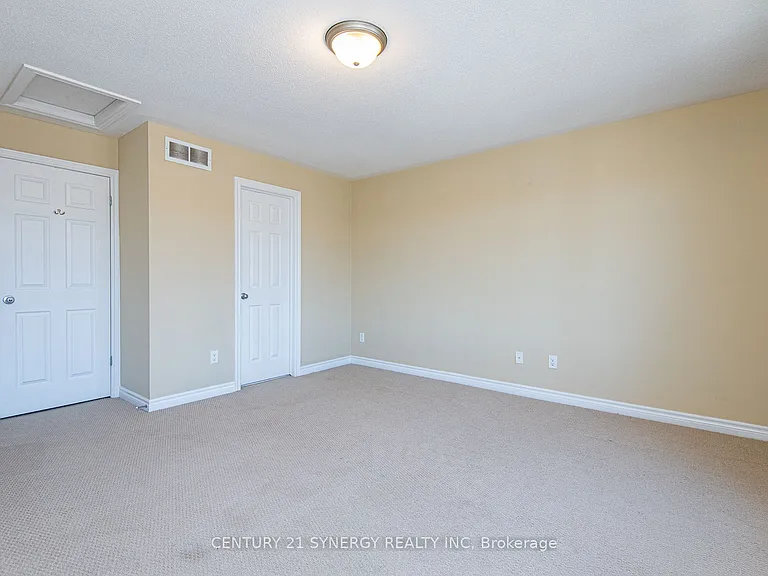 2228 Tenth Line Rd — Photo 34