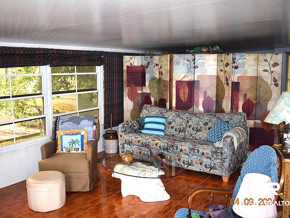 5th image of 17325 Harris Cir