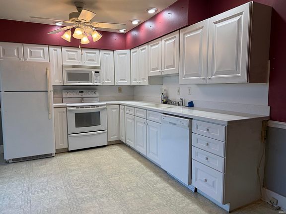 2nd image of 404 W 10th St