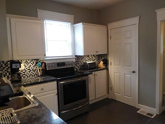 2nd image of 217 E 11th St