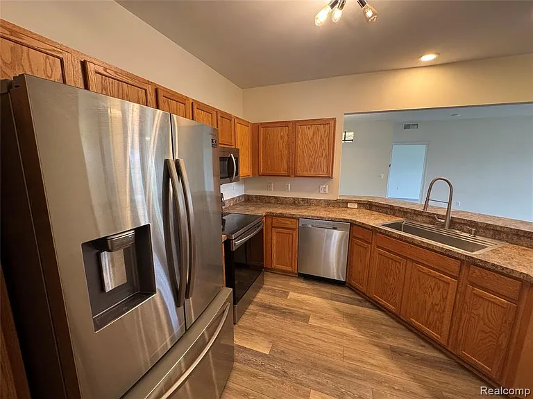 15441 Yale Dr — Photo 8