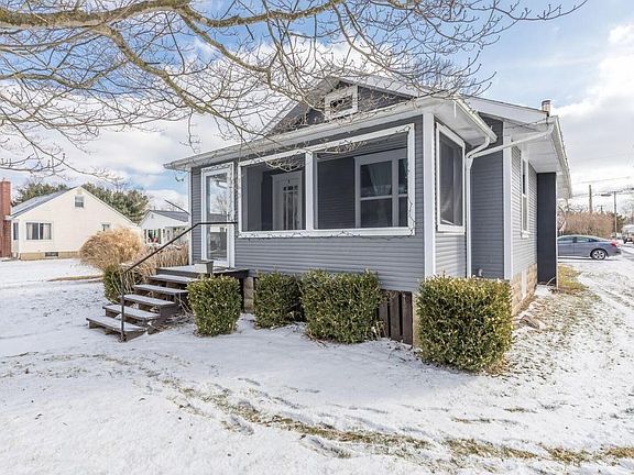3rd image of 963 Lawnview Ave