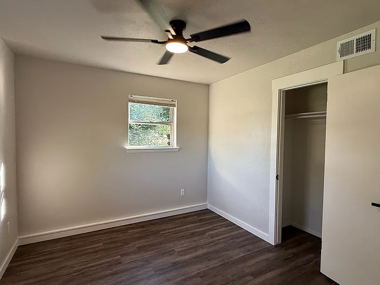 2209 Marshall Dr — Photo 19