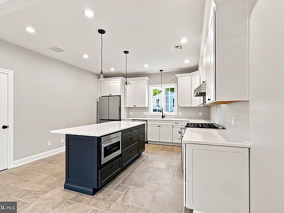 5th image of 212 Ingleside Ave