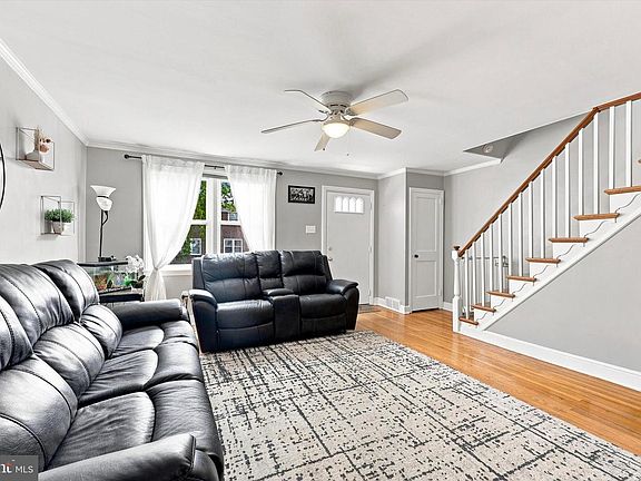 4th image of 74 S Harwood Ave