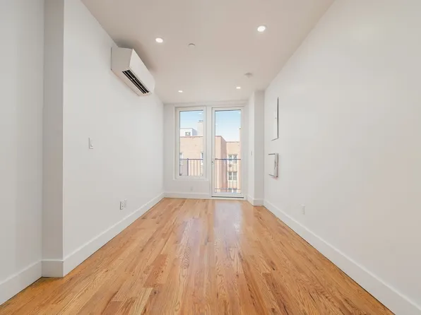 375 Lefferts Avenue image 4 of 13