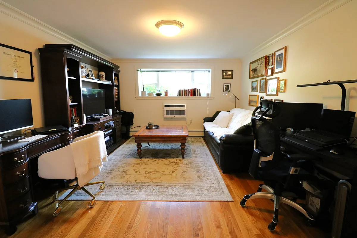 Building Photo - 90 Beaver St #3