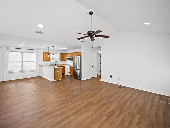 2nd image of 2008 Ridgewood Dr