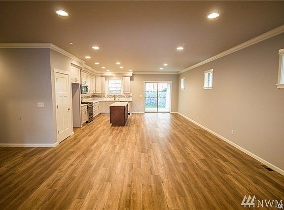 5th image of 3623 22nd Ave NE