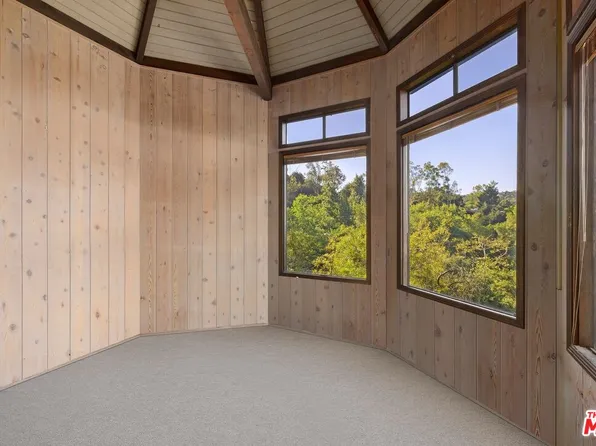 8765 Crescent Dr, Los Angeles, CA 90046