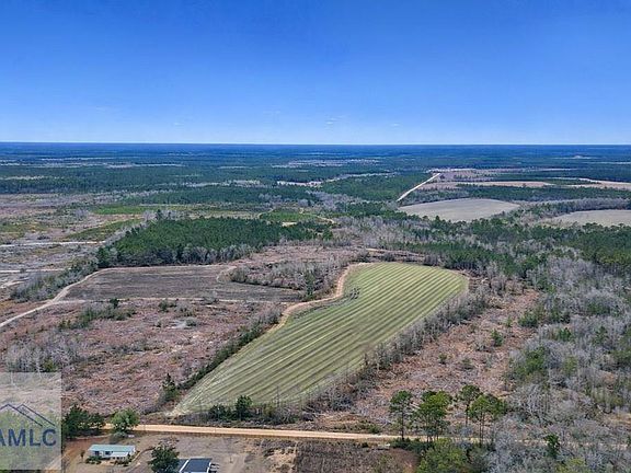 2nd image of 4 Reddish Rd