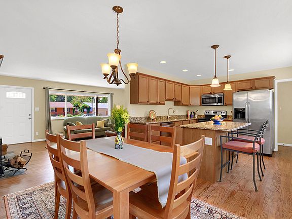 5th image of 2526 Meade Cir