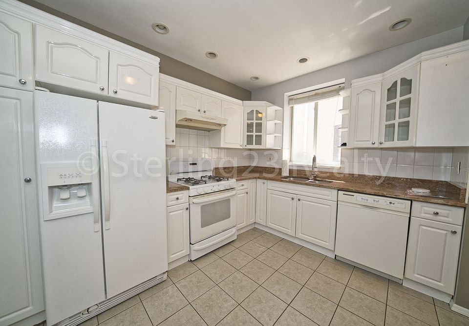 1st image of 4726 46th St APT 2R