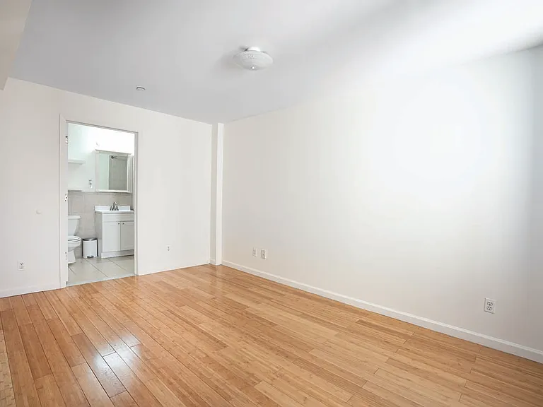 84-02 143rd St #406 — Photo 5