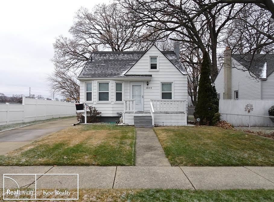1st image of 1600 Wyandotte Ave